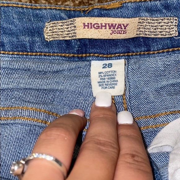 Light blue denim shorts - Picture 3 of 3